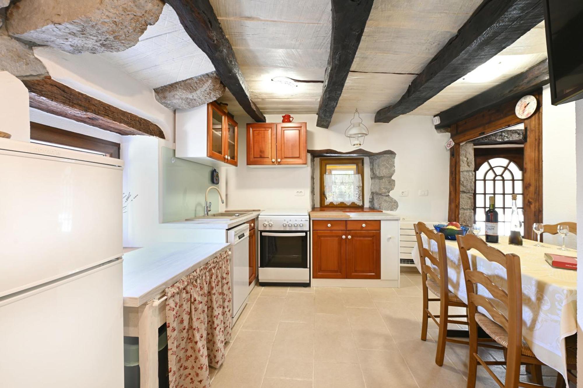 Apartman Studio Baladur Roč Екстериор снимка